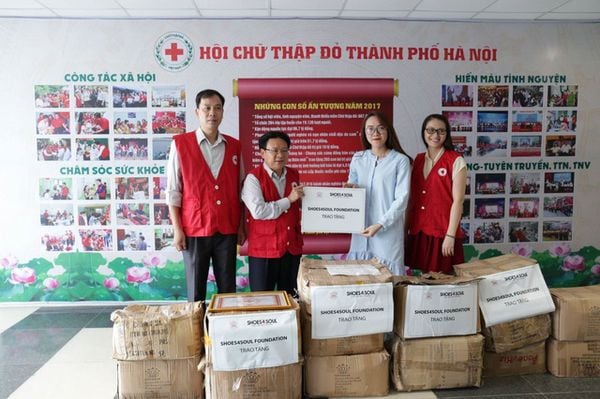 Đổi Giày Cũ – Nhận Giày Mới: Hơn 30.000 bé được nhận giày trong suốt 3 năm