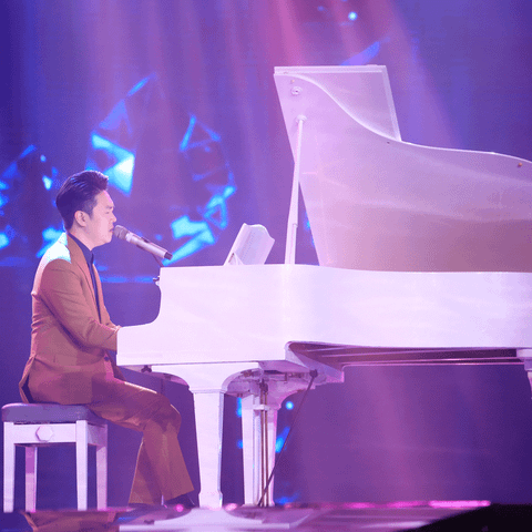 VEST ADAM CÙNG SAO TỎA SÁNG TRONG SỰ KIỆN