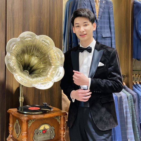 suit-dam-3