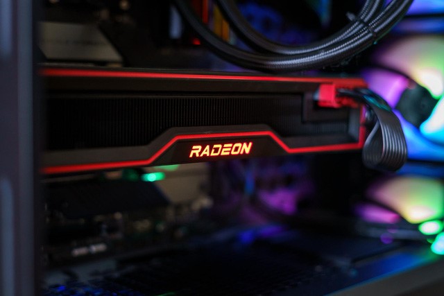 AMD Radeon RX 6800 XT, phân khúc PC cao cấp đậm nét nguyên bản của AMD