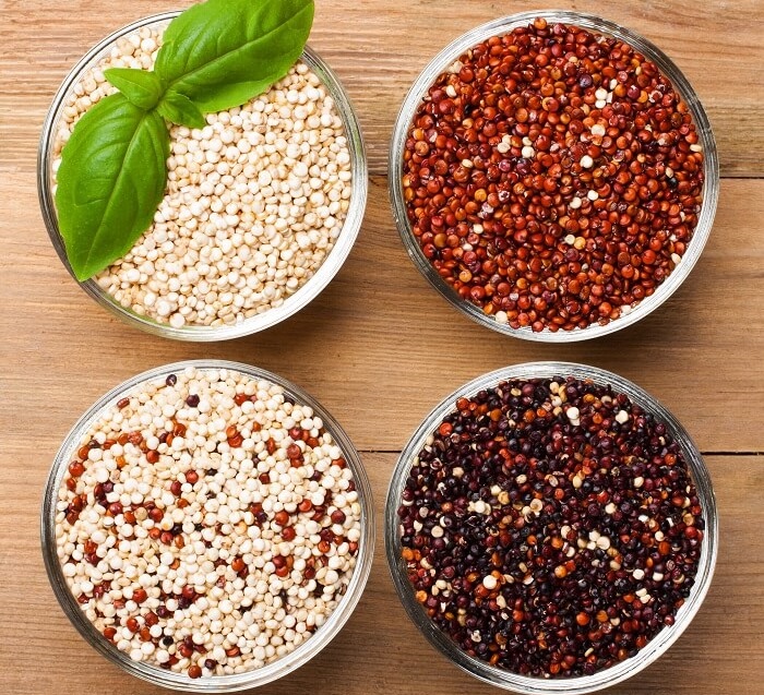 Trong Quinoa có 3 loại : trắng, đỏ, đen.
