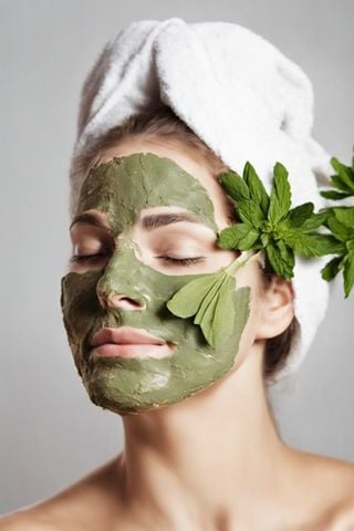 REVIEW MẶT NẠ ĐẤT SÉT LÁ NEEM LÀM SẠCH, SE KHÍT LỖ CHÂN LÔNG HIMALAYA