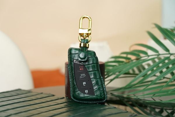 Bao Da Chìa Khóa Lexus – Sắc Xanh Cá Sấu Đầy Quyền Lực Dành Cho Chủ Nhân Xe Đẳng Cấp