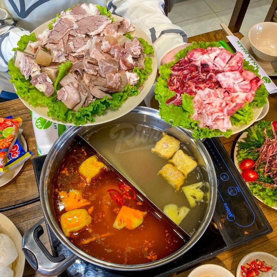 Không còn phân vân lựa chọn món nhúng, Bò Ngon 555 gửi bạn Combo nhúng lẩu siêu hấp dẫn với đa dạng món nhúng từ thịt bò