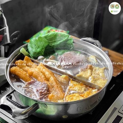 AI THÈM LẨU GIƠ TAY?