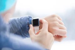 Mách bạn cách khắc phục apple watch không lên nguồn