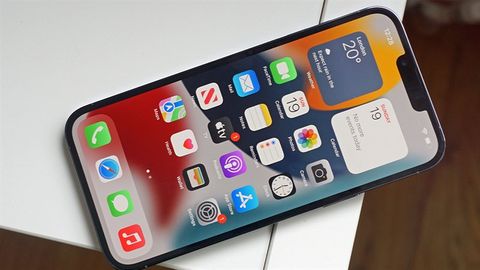 Làm thế nào để sửa lỗi giảm sáng màn hình trên iPhone 13?