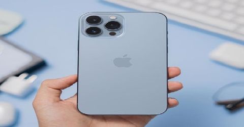 Tại sao iPhone 13 thường xuyên bị nóng máy?