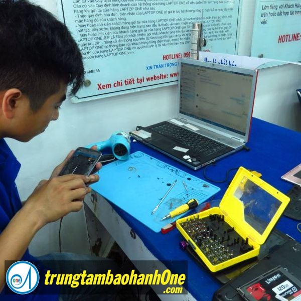 Tuyển Kỹ Thuật Viên Sửa Chữa Điện Thoại, Laptop Lương 15-30tr