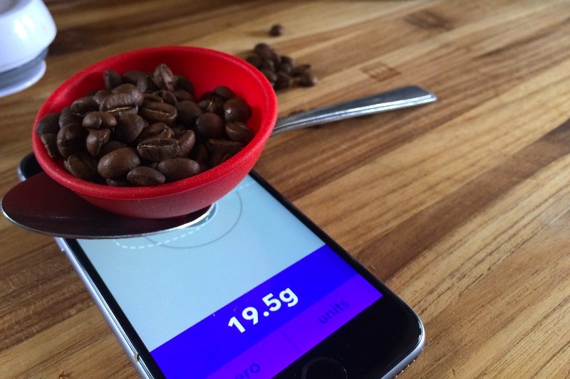 Không đặt vật nặng lên màn hình điện thoại