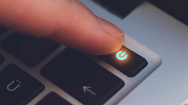 laptop bị đơ liên tục