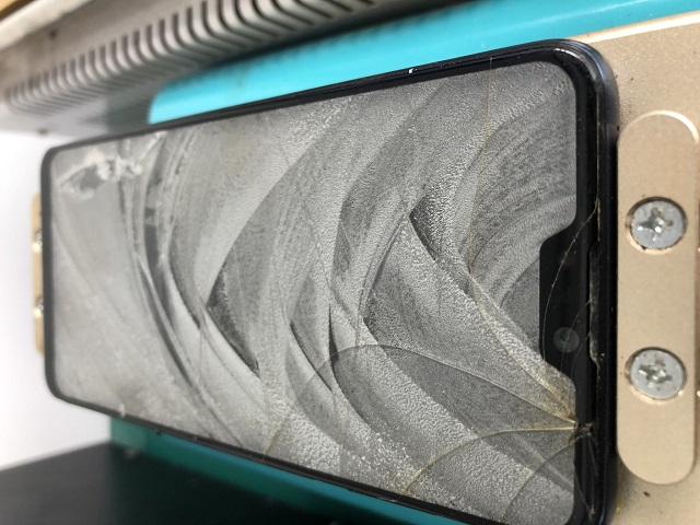 Học nghề ép kính điện thoại tại Bảo Hành One