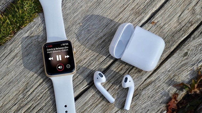Airpods kết nối dễ dàng với apple watch