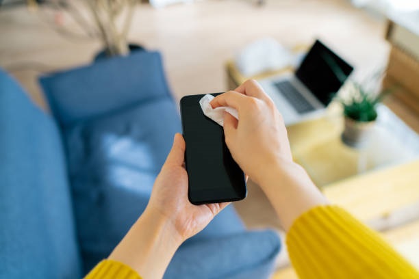 Vệ sinh điện thoại miễn phí tại Bảo Hành One