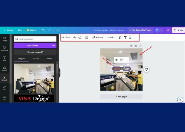 Chọn logo từ phần "Uploads" và kéo nó vào vị