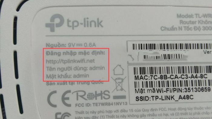 Lấy tên người dùng và mật khẩu ở mặt dưới của Modem