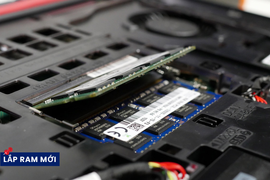 Lắp RAM mới vào máy tính