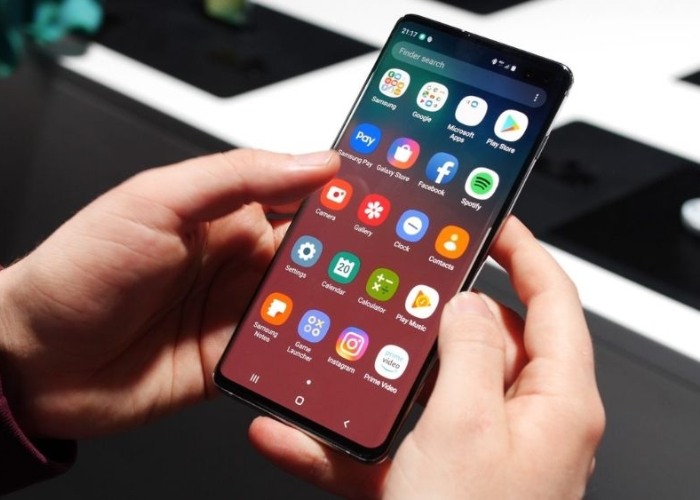 Xem xét về hình thức bên ngoài của điện thoại
