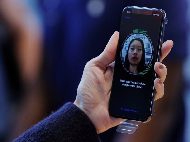 Tai thỏ iPhone được trang bị công nghệ FaceID