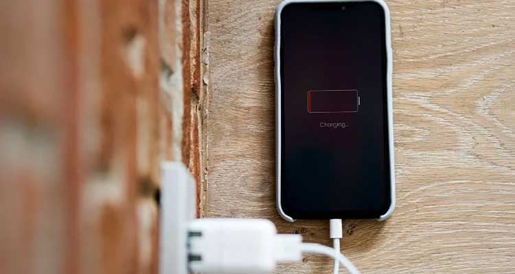 Điện thoại nóng lên quá mức khi đang sạc