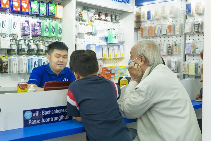 Đội ngũ kỹ thuật viên chuyên nghiệp tại Bảo Hành One