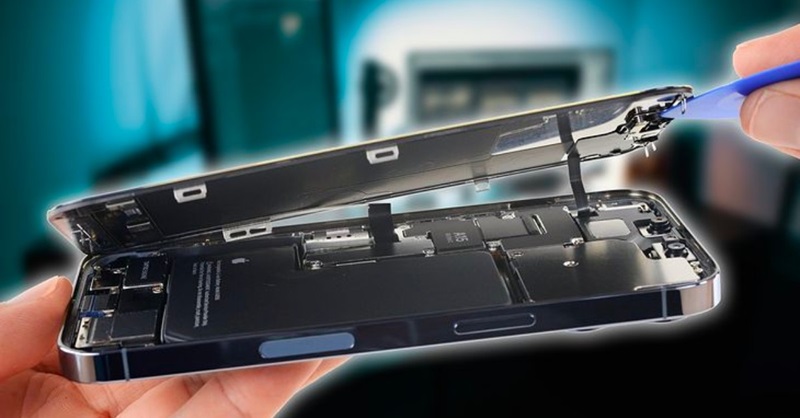 Lựa chọn địa chỉ uy tín thay màn hình iPhone 13