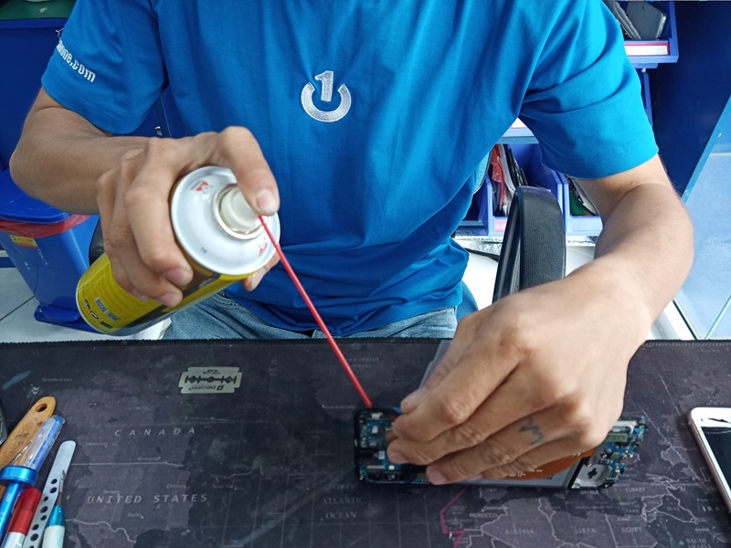 Thay màn hình Oppo A37 chính hãng tại Bảo Hành One