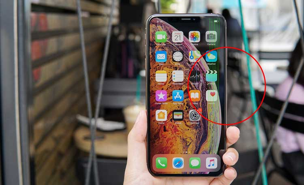 iphone 13 pro max bị sọc màn hình
