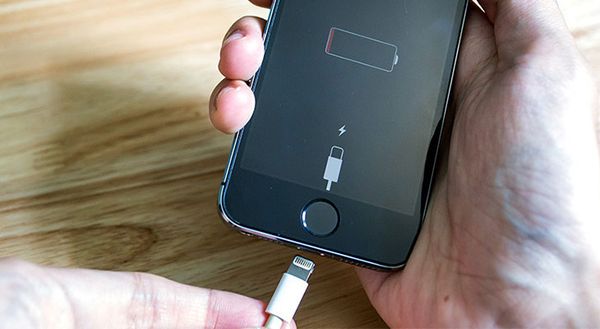 iphone 7 plus bị đen góc màn hình