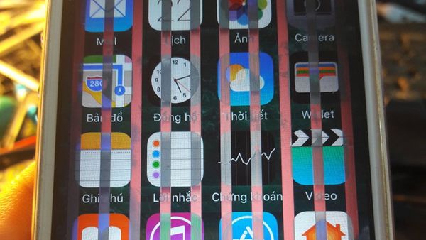 iphone 8 plus bị sọc màn hình