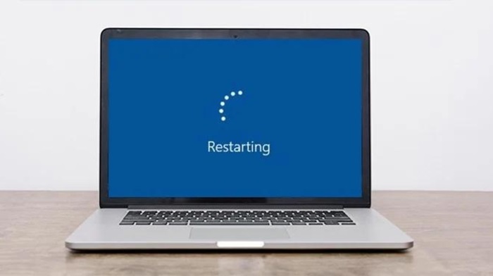 Thử khởi động lại laptop