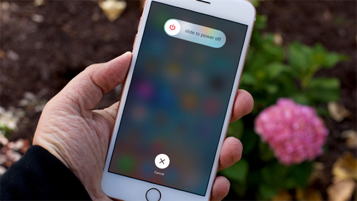 khởi động lại điện thoại