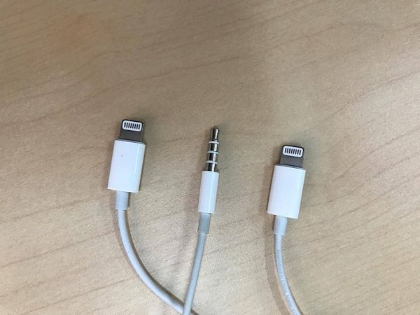 Thường xuyên kiểm tra cổng kết nối Lightning