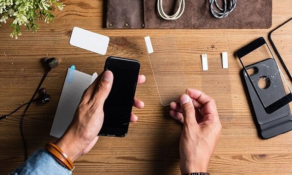 Kính cường lực kém chất lượng có thể gây loạn