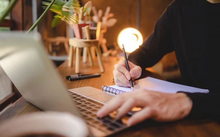 Kỹ năng viết lách rất quan trọng đối với CTV content CNTT