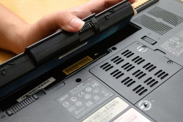 Xả Năng Lượng Tĩnh Cho Laptop