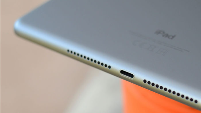 Loa iPad 2 bị bám bụi bẩn