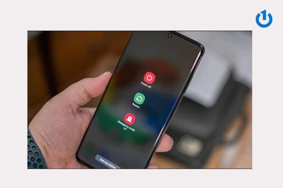 Khởi động lại điện thoại để khắc phục tình trạng nhiễu