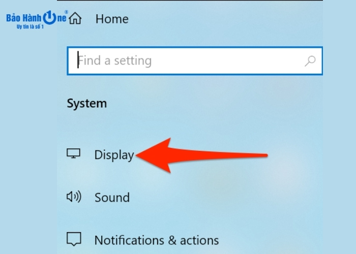 Trong System chọn Display