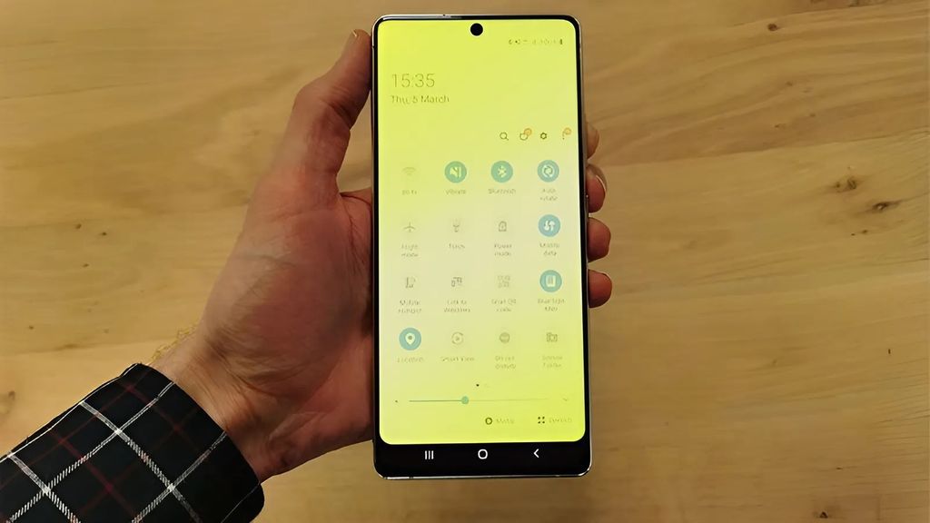 Màn hình Note 8 bị ám vàng
