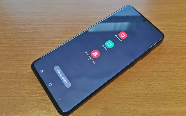 Tắt nguồn và khởi động lại điện thoại Samsung