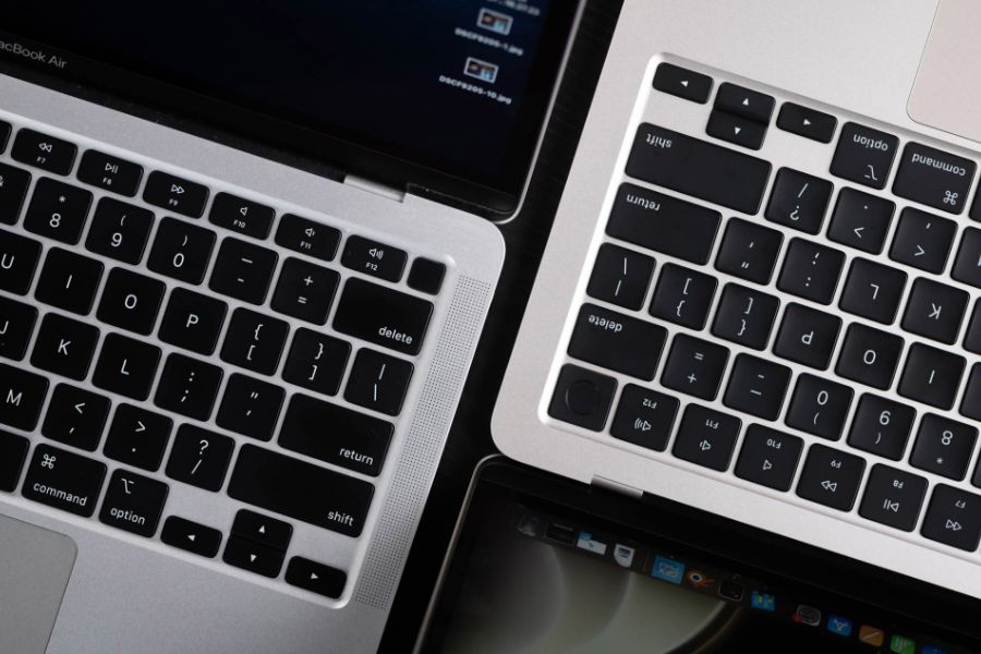 So sánh về giá cả của MacBook Pro và Air