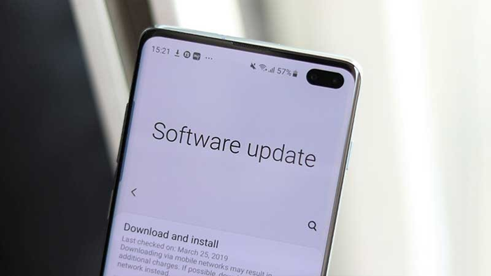 Nhận được thông báo cập nhật phần mềm trên điện thoại Samsung