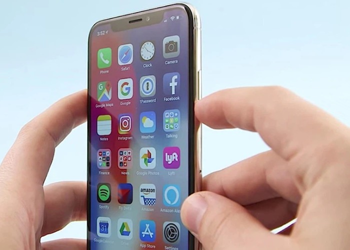 Nhấn cùng lúc nút "Nguồn" với "Giảm âm lượng"