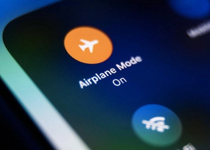 Bật "Chế độ máy bay" trên điện thoại