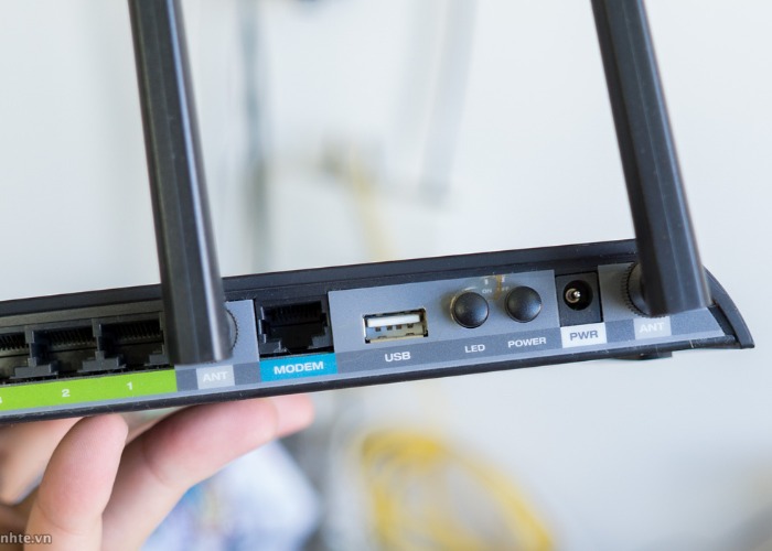 Khởi động lại Router để xóa bỏ lỗi tạm thời