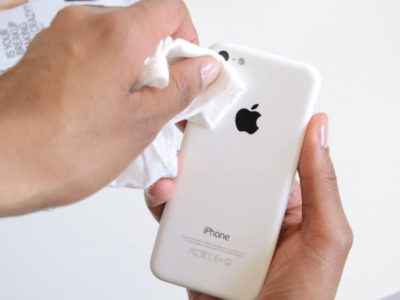 Vệ sinh ống kính camera điện thoại