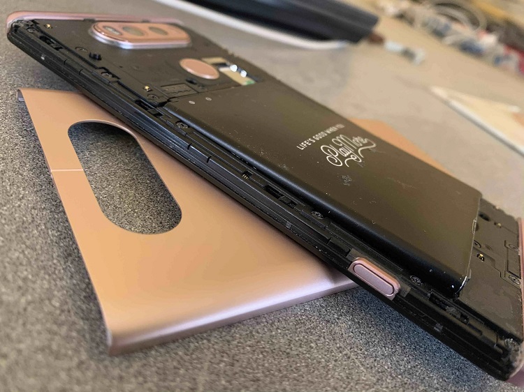 Thay pin điện thoại LG tại Bảo Hành One