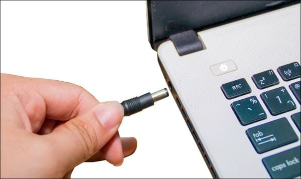 pin laptop sạc lâu đầy