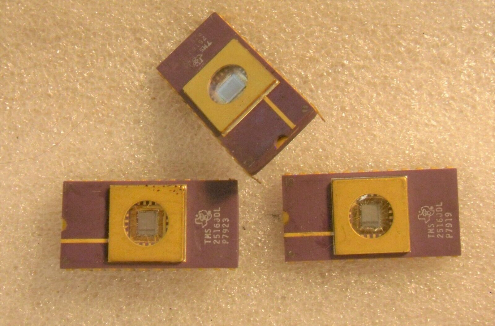 PROM là gì? Cách hoạt động và ứng dụng của PROM